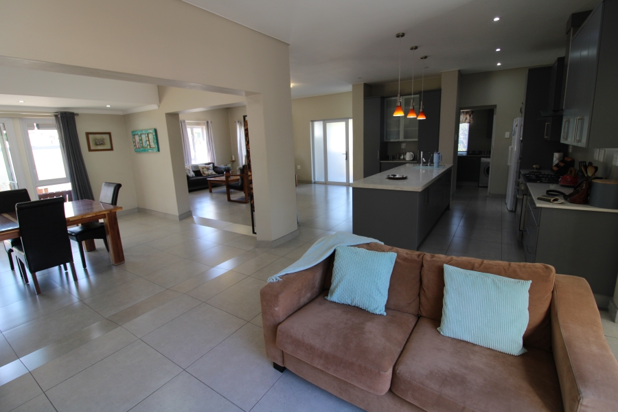 5 Bedroom Property for Sale in Kingswood Golf Estate Western Cape